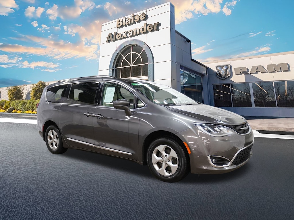 Used 2017 Chrysler Pacifica Touring-L Plus Van