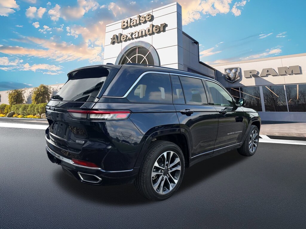 Used 2023 Jeep Grand Cherokee Overland SUV