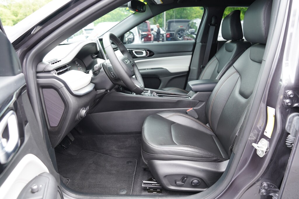 Used 2024 Jeep Compass Limited SUV