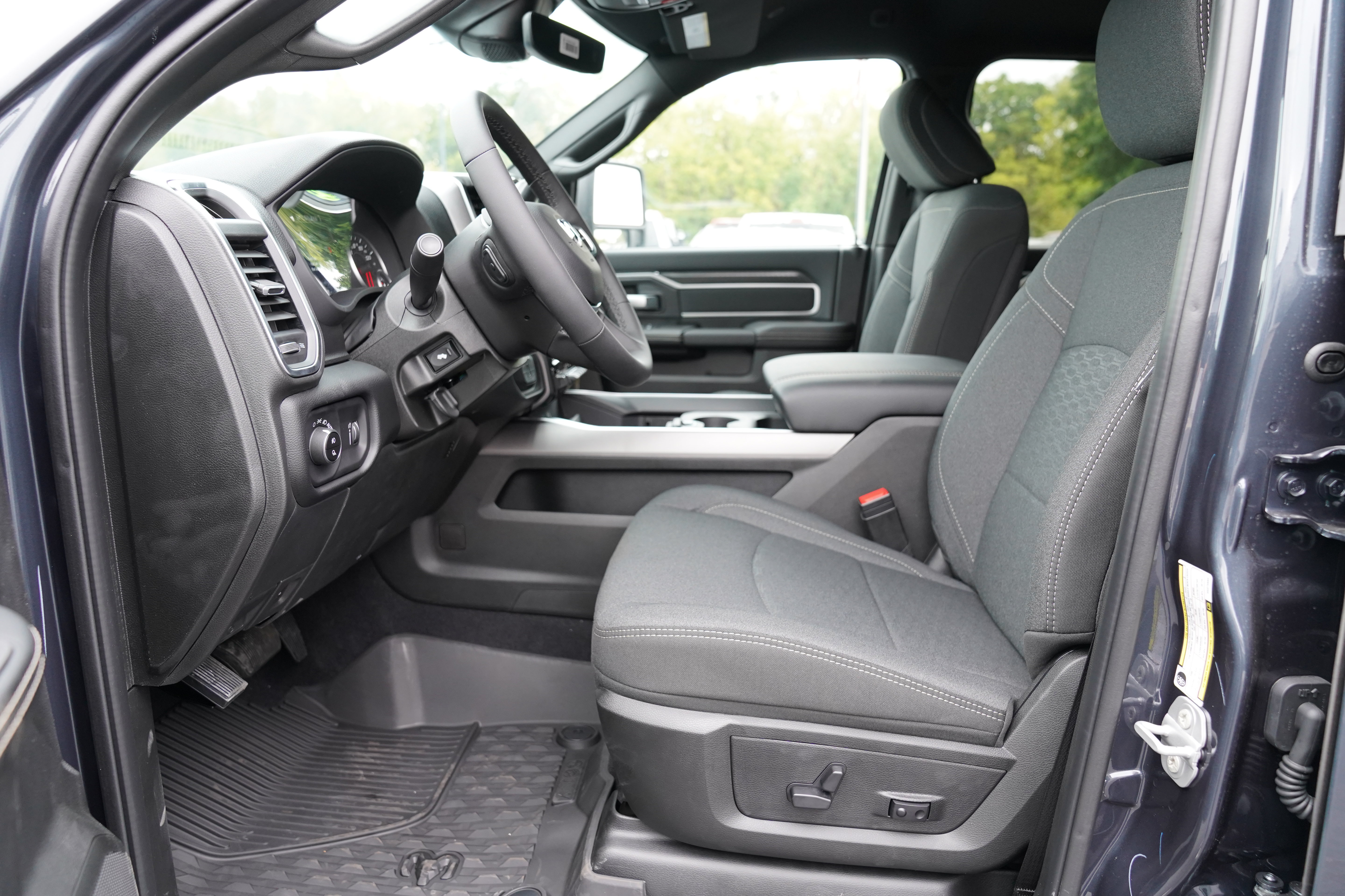 New 2027 Ram 3500 BIG HORN CREW CAB 4X4 Pickup