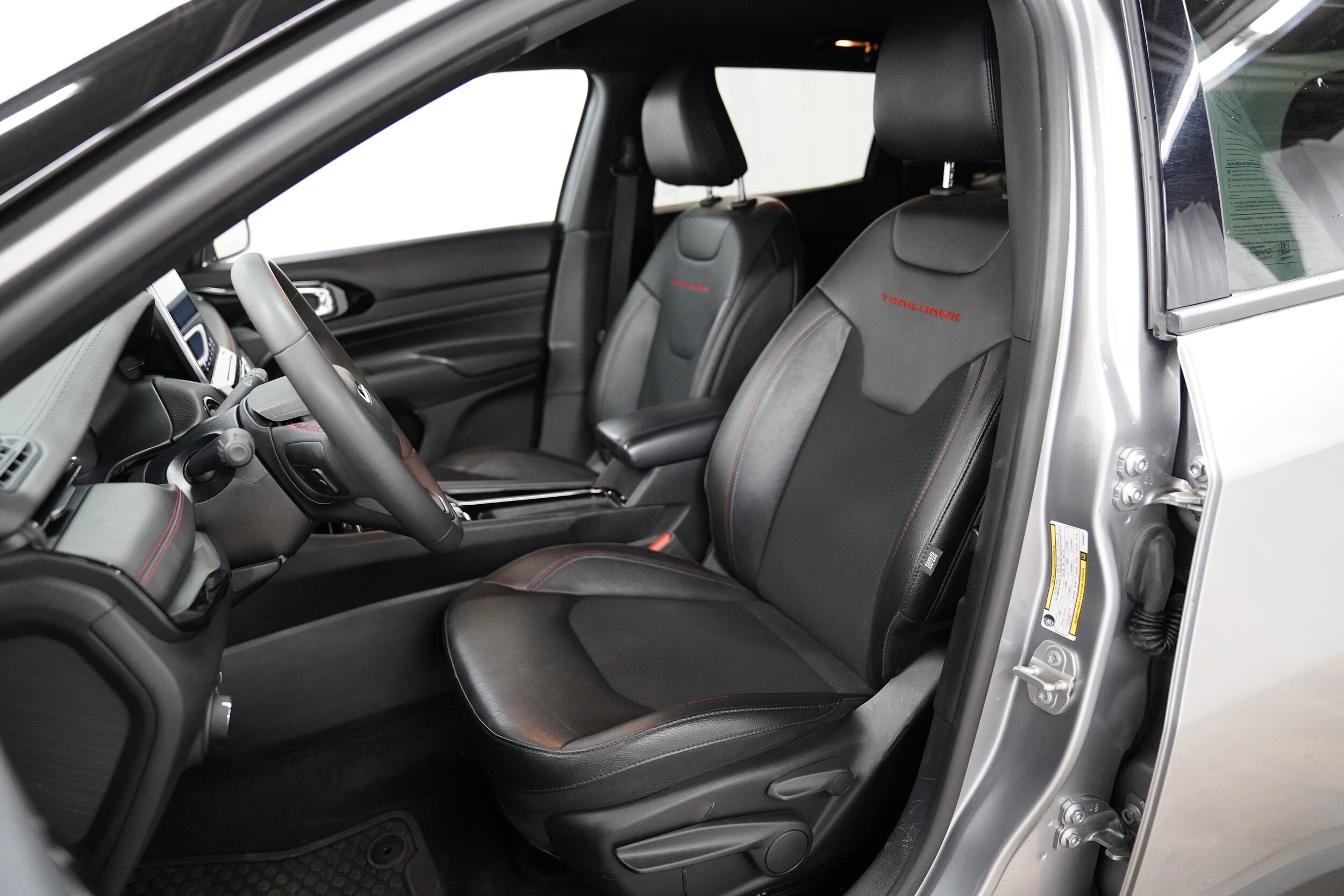 2024 Jeep Compass Trailhawk photo 3