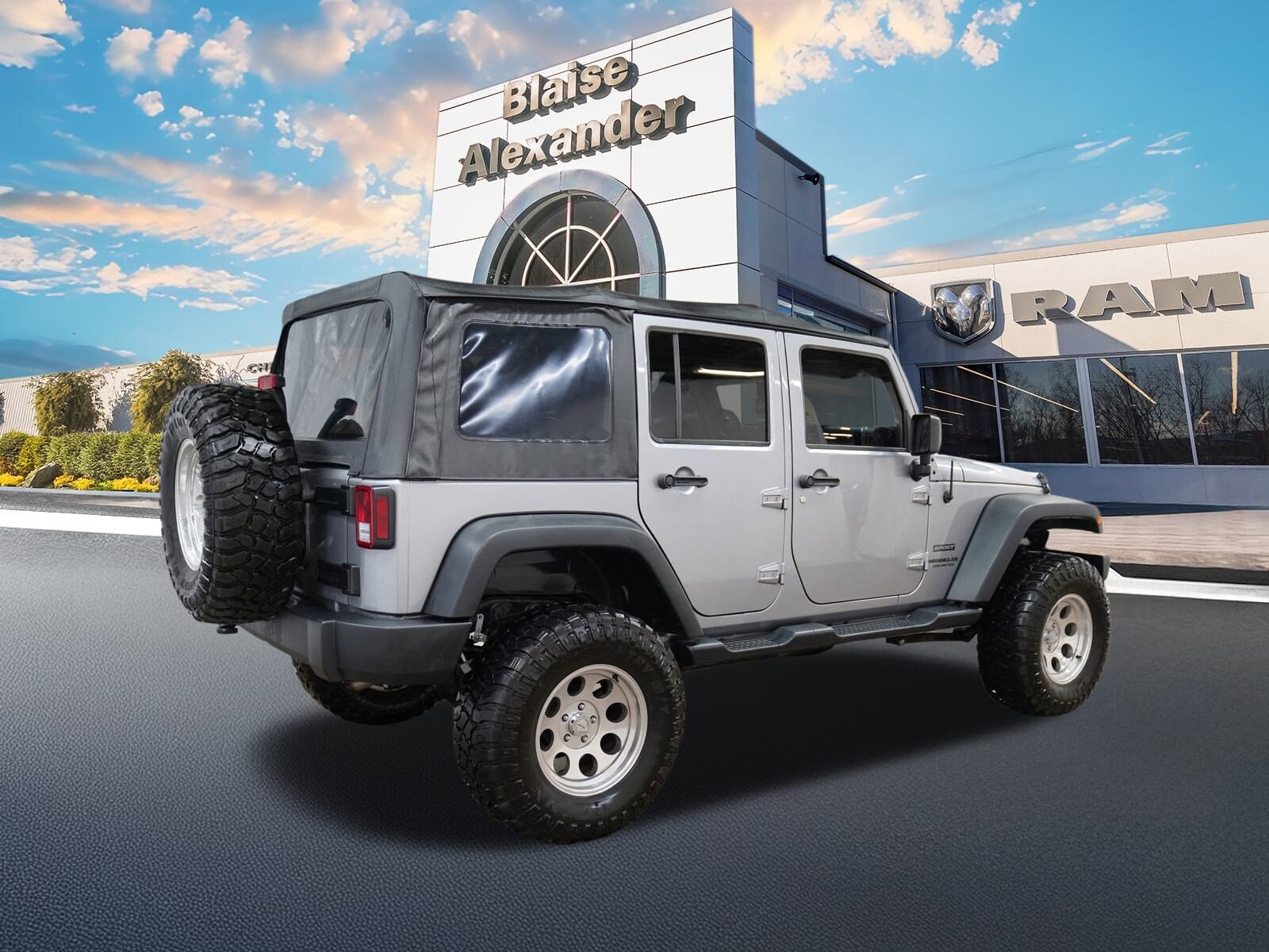 2017 Jeep Wrangler Unlimited Sport photo 3