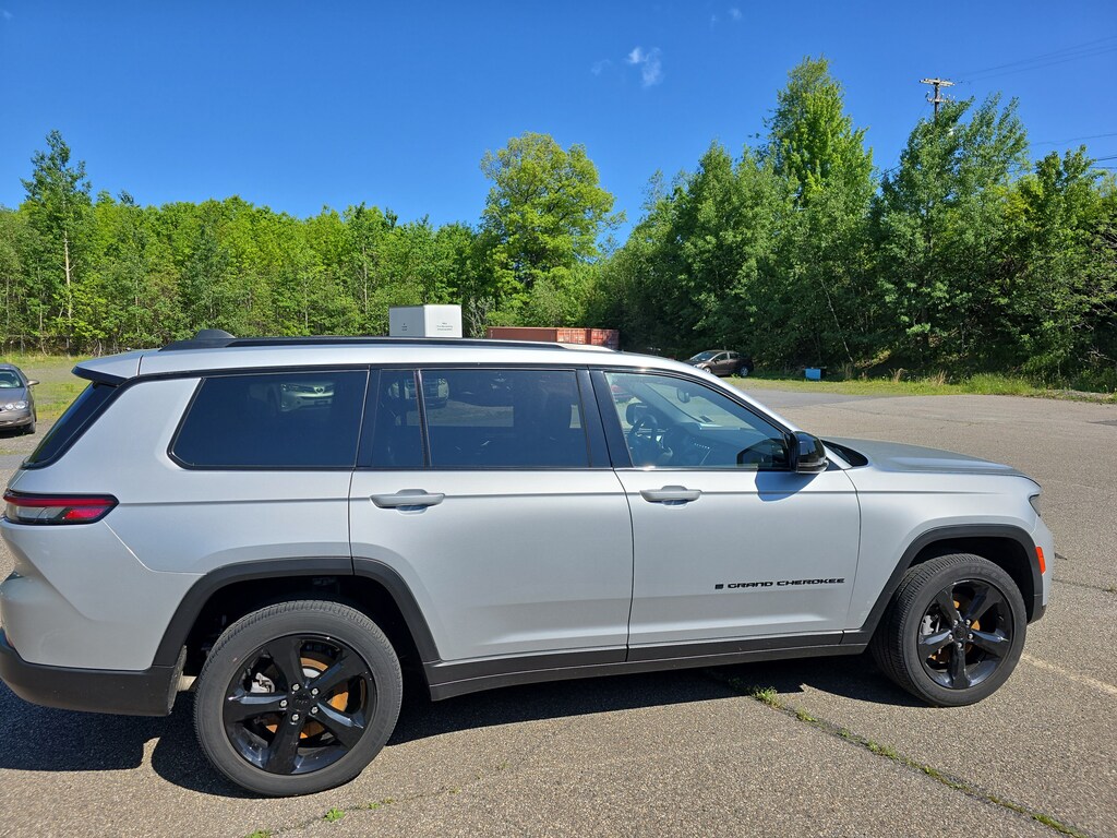 Used 2023 Jeep Grand Cherokee L Altitude X SUV