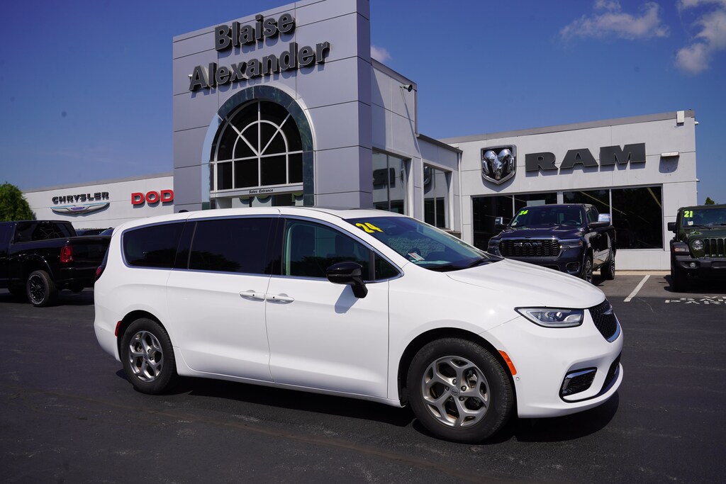 Used 2024 Chrysler Pacifica Limited Van Passenger Van