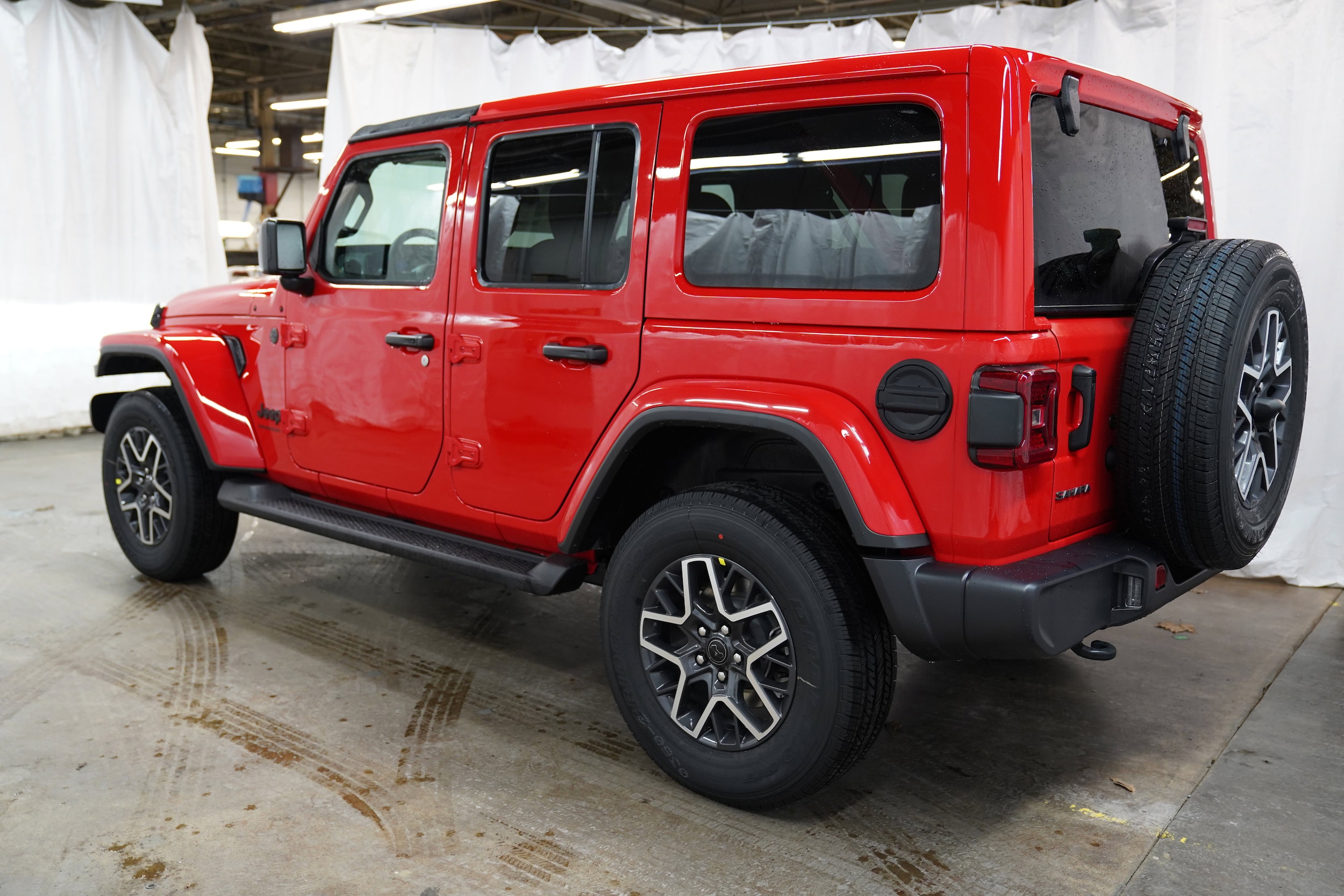 2026 Jeep Wrangler 4-Door Sahara - Photo 9