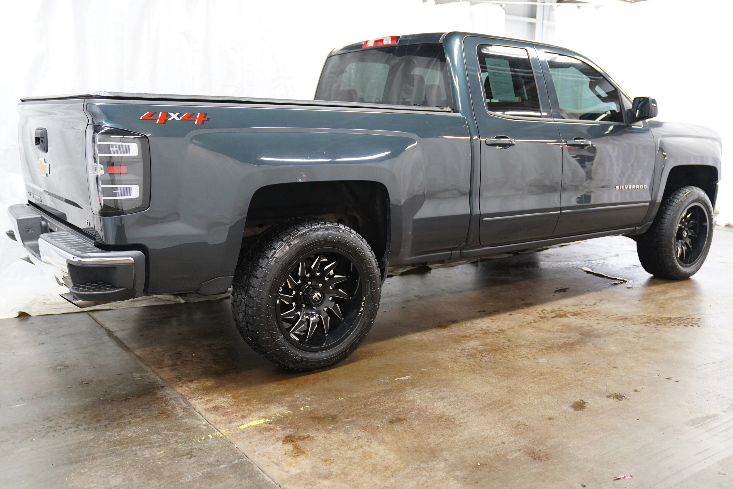 2018 Chevrolet Silverado 1500 LT photo 3