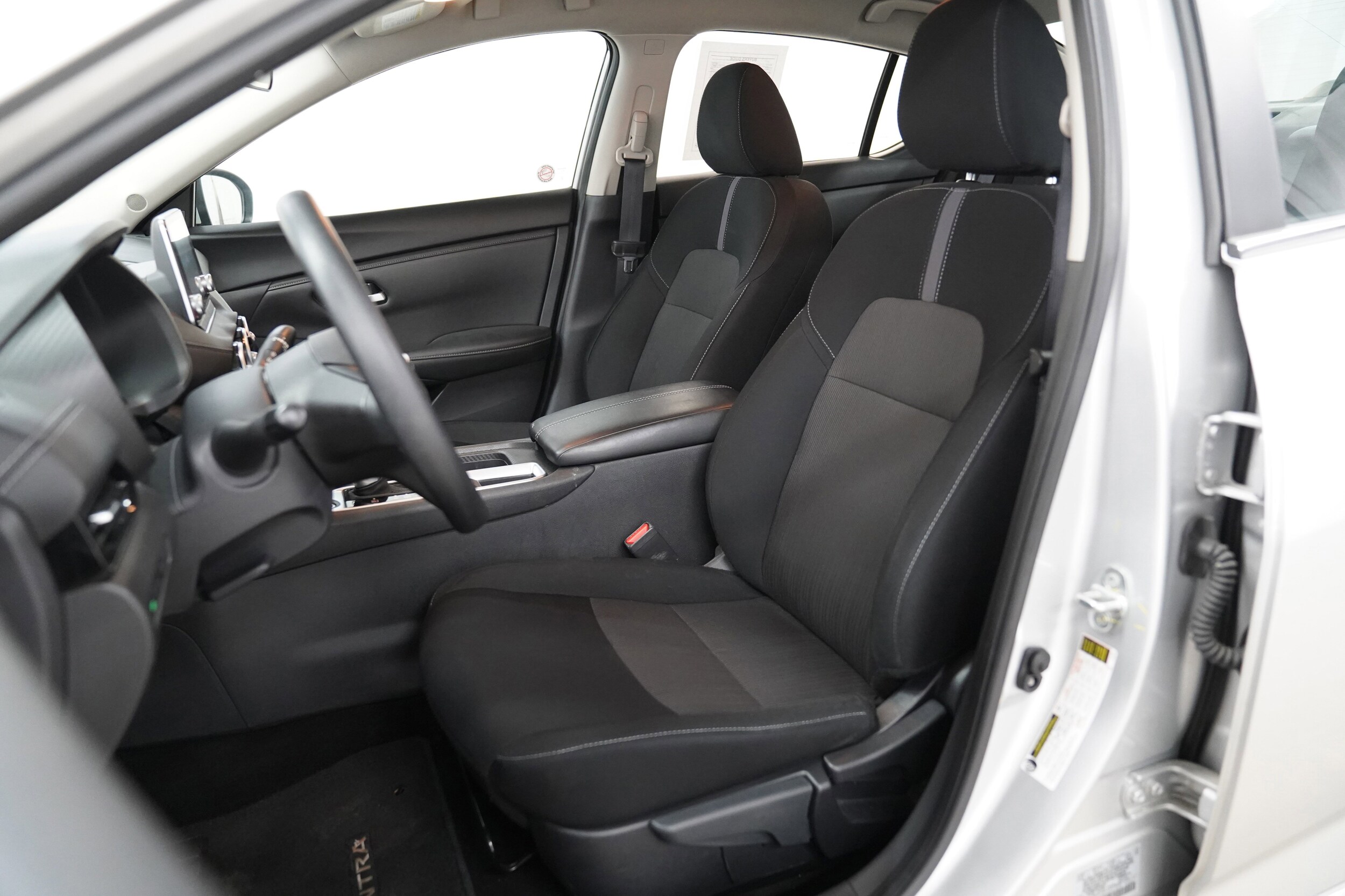 2023 Nissan Sentra SV photo 4
