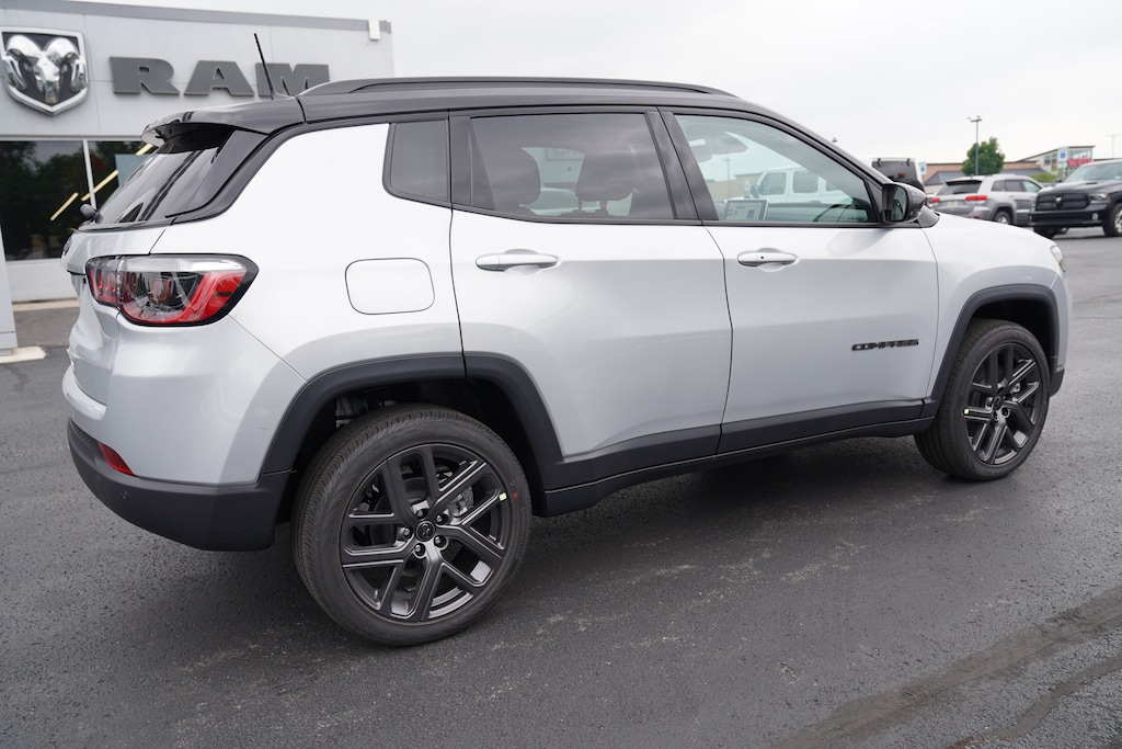 New 2026 Jeep Compass LIMITED ALTITUDE 4X4 Sport Utility