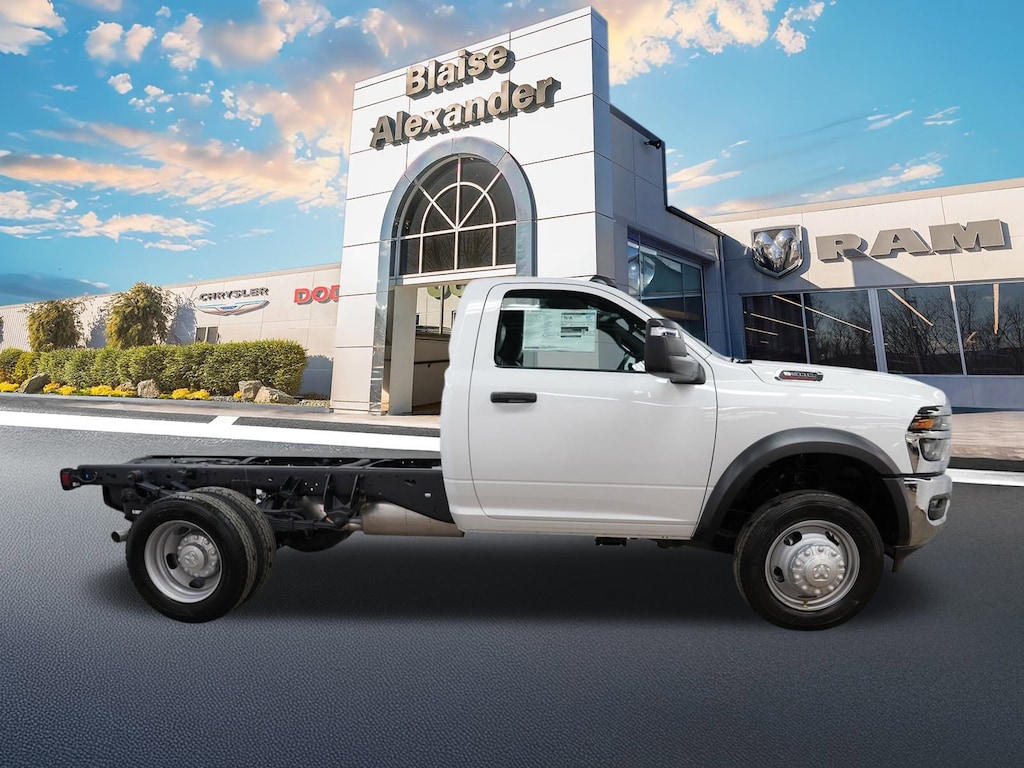 New 2026 Ram 5500 Chassis Cab TRADESMAN REGULAR 4X4 60' CA Pickup