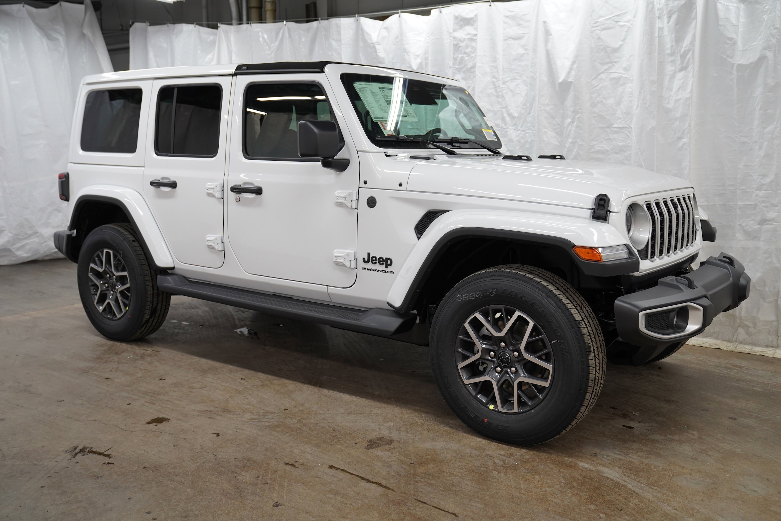 2026 Jeep Wrangler 4-Door Sahara's photo