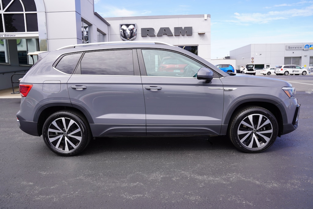 Used 2022 Volkswagen Taos SE SUV