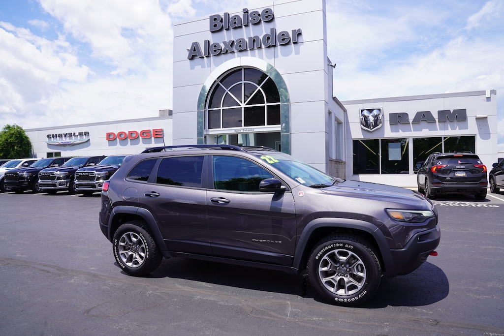 Used 2022 Jeep Cherokee Trailhawk SUV