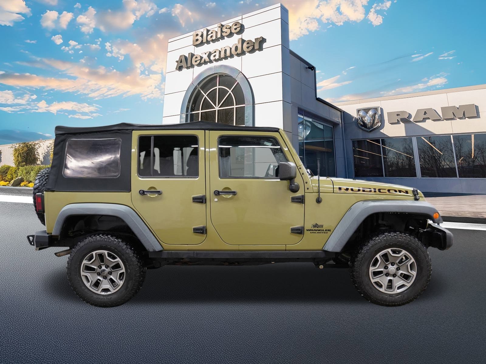 Used 2013 Jeep Wrangler Unlimited Rubicon with VIN 1C4BJWFG4DL619881 for sale in Lewisburg, PA