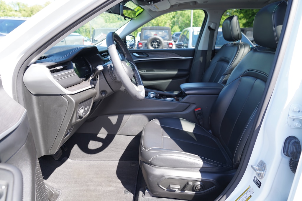 Used 2023 Jeep Grand Cherokee L Limited SUV
