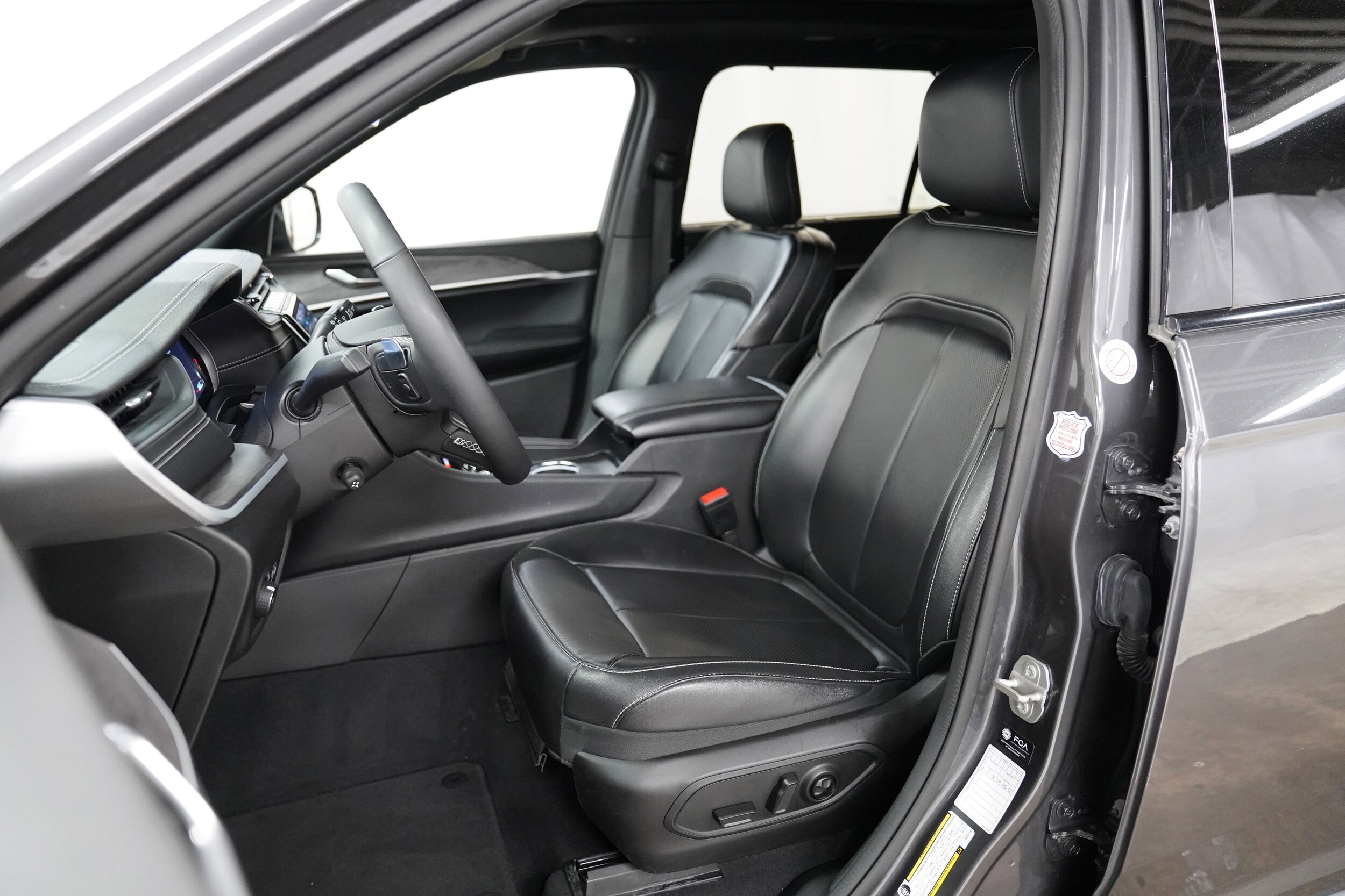 2024 Jeep Grand Cherokee Limited photo 4