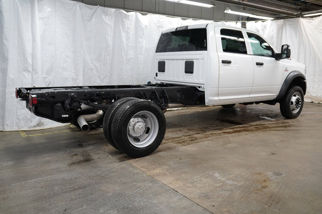 New 2026 Ram 4500 Chassis Cab TRADESMAN CREW 4X4 60' CA Pickup