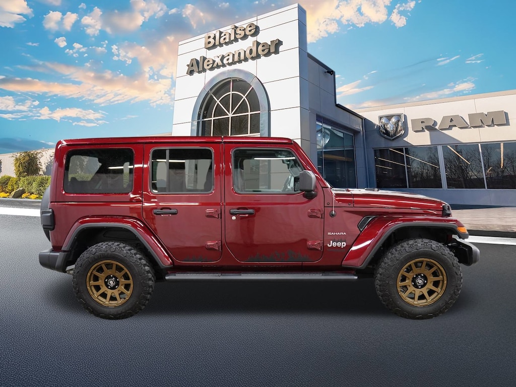 Used 2022 Jeep Wrangler Unlimited Sahara SUV