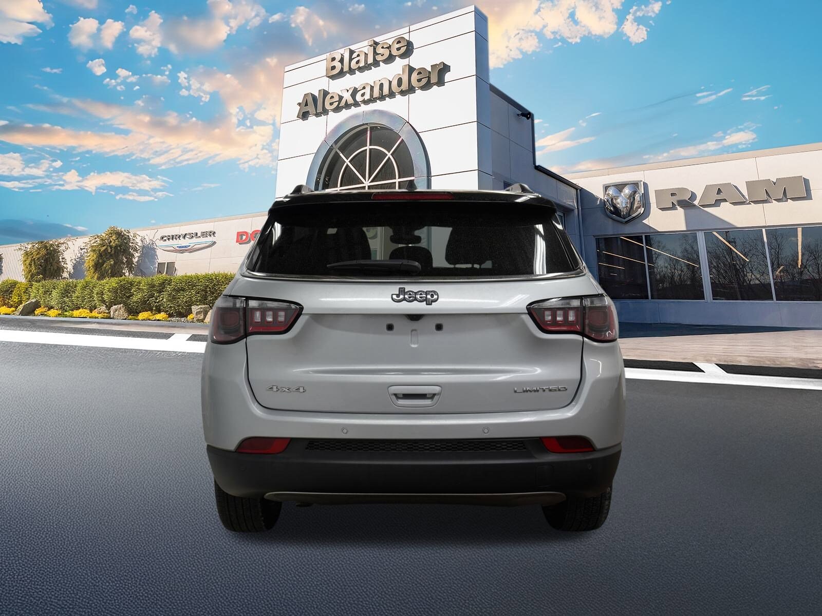 2024 Jeep Compass Limited photo 2