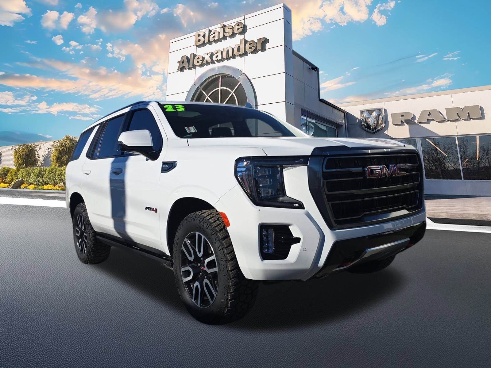 2023 GMC Yukon AT4's photo