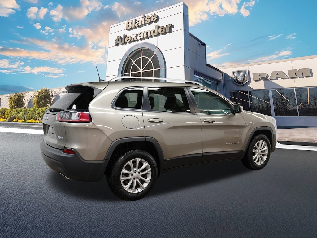 Used 2019 Jeep Cherokee Latitude SUV