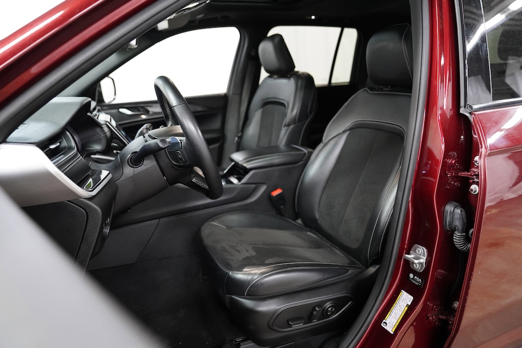 Used 2022 Jeep Grand Cherokee Altitude SUV