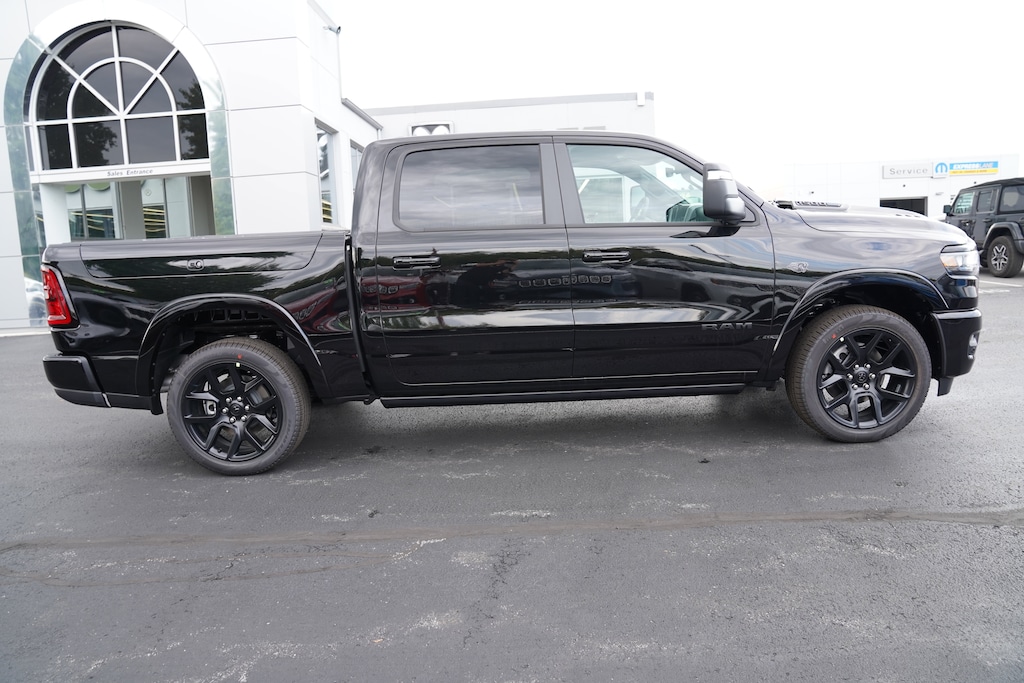 New 2027 Ram 1500 LARAMIE CREW CAB 4X4 5'7 BOX Pickup