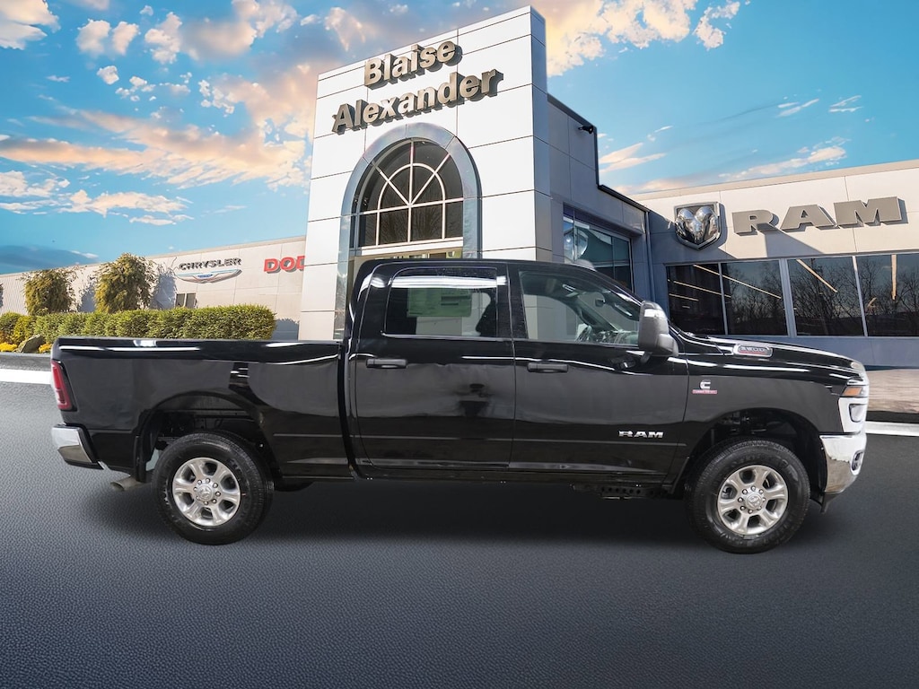 New 2025 Ram 3500 BIG HORN CREW CAB 4X4 6'4 BOX Pickup