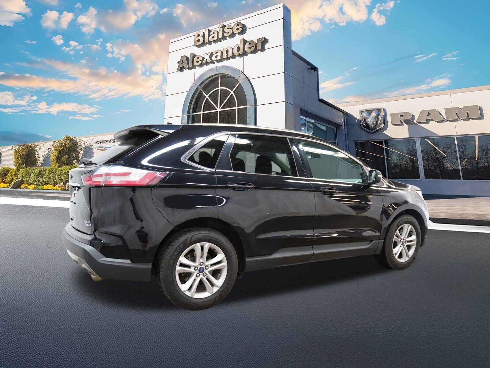 2020 Ford Edge SEL photo 3