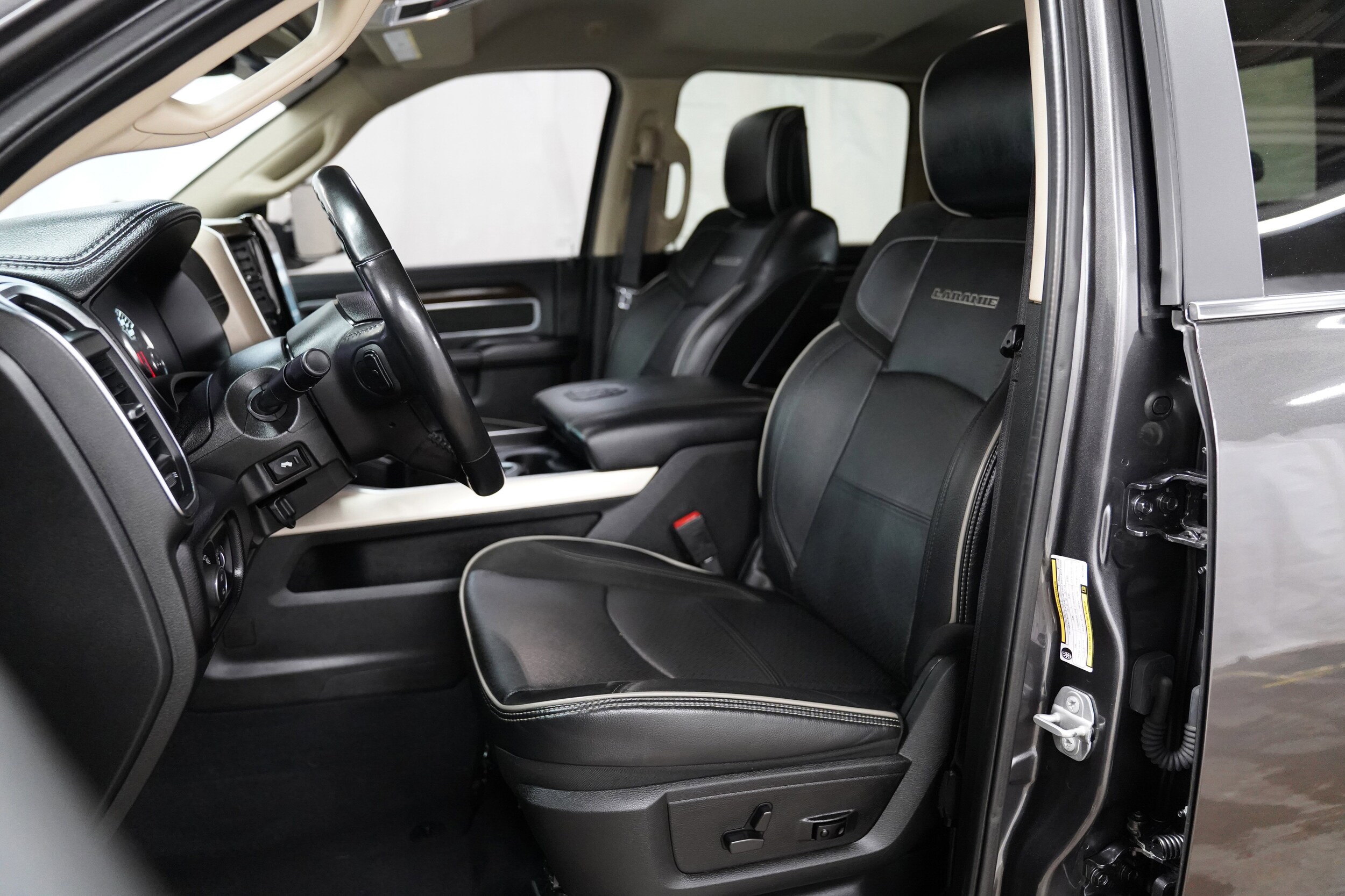 2022 Ram 2500 Laramie photo 4