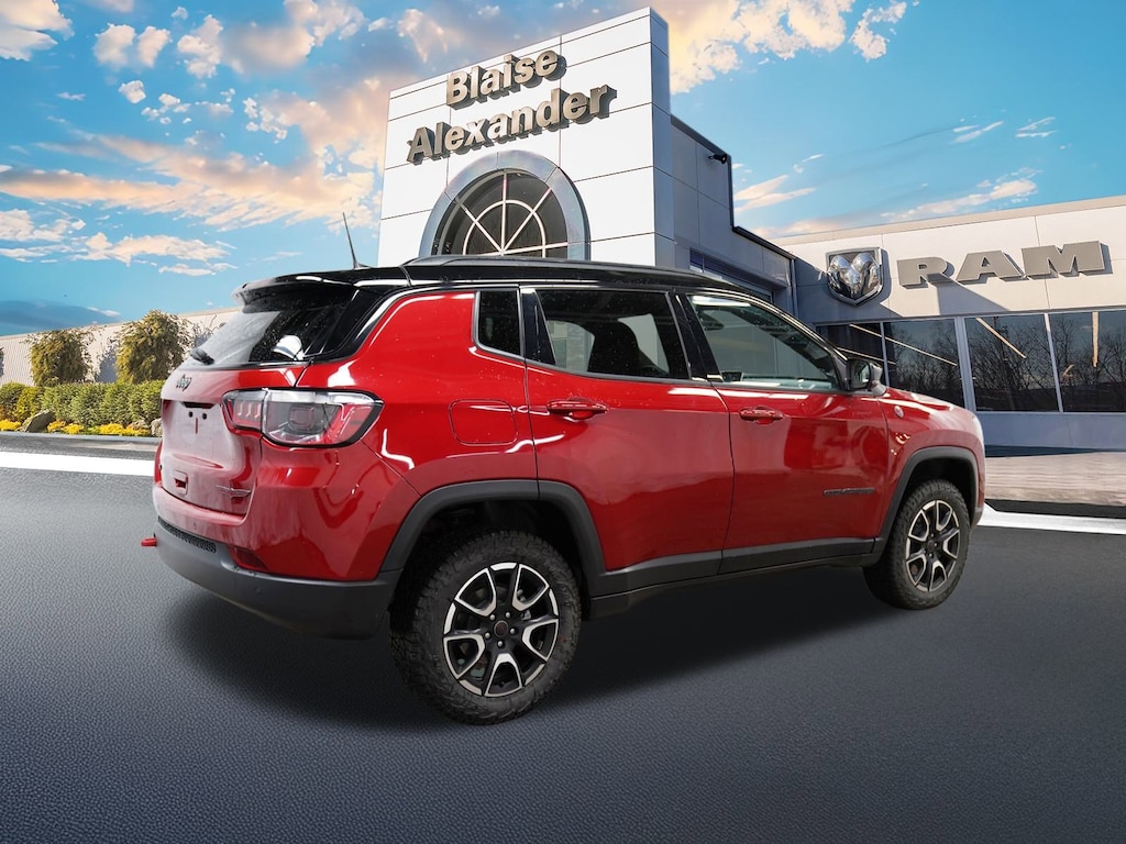 Used 2025 Jeep Compass Trailhawk SUV