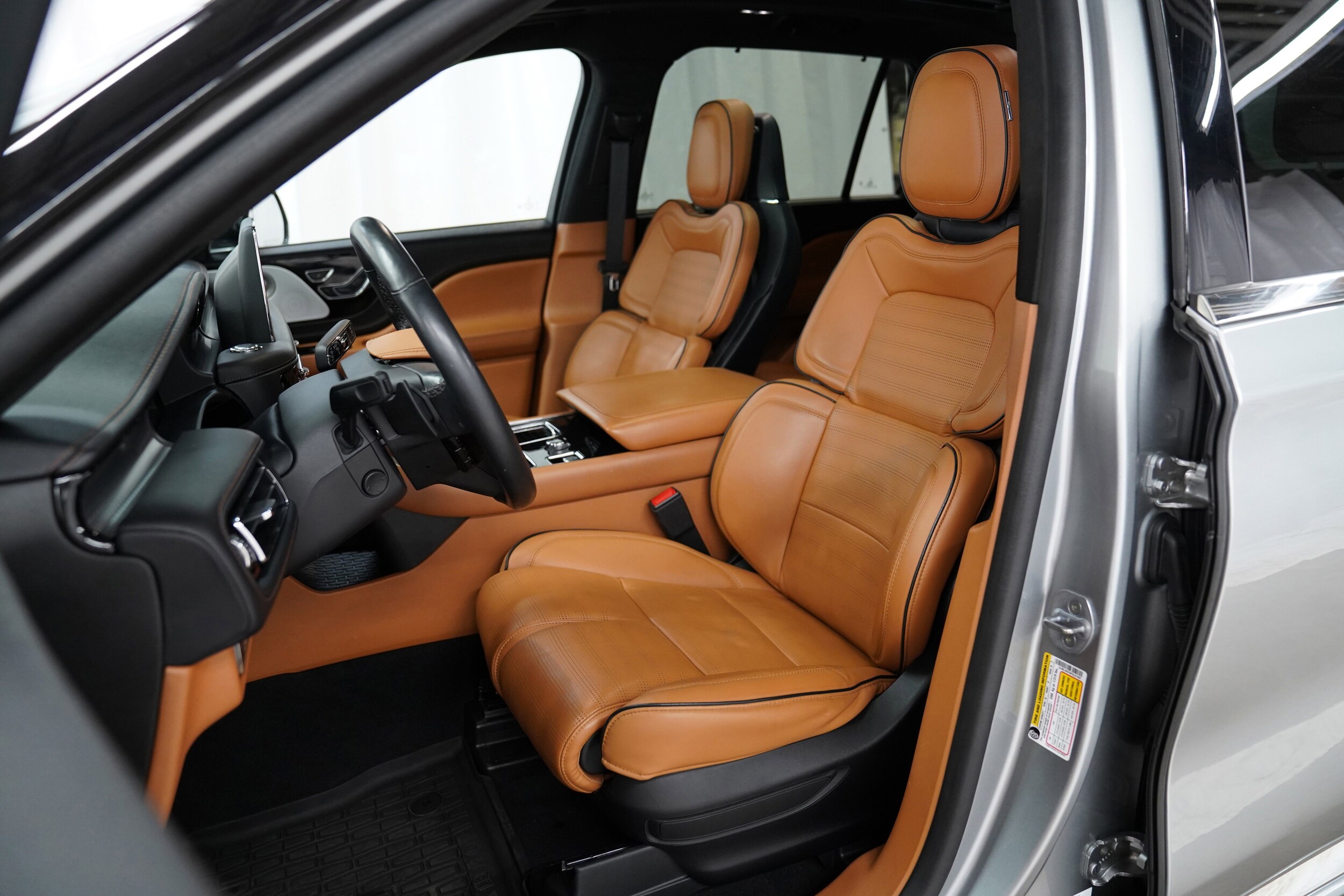 2023 Lincoln Aviator Black Label photo 4