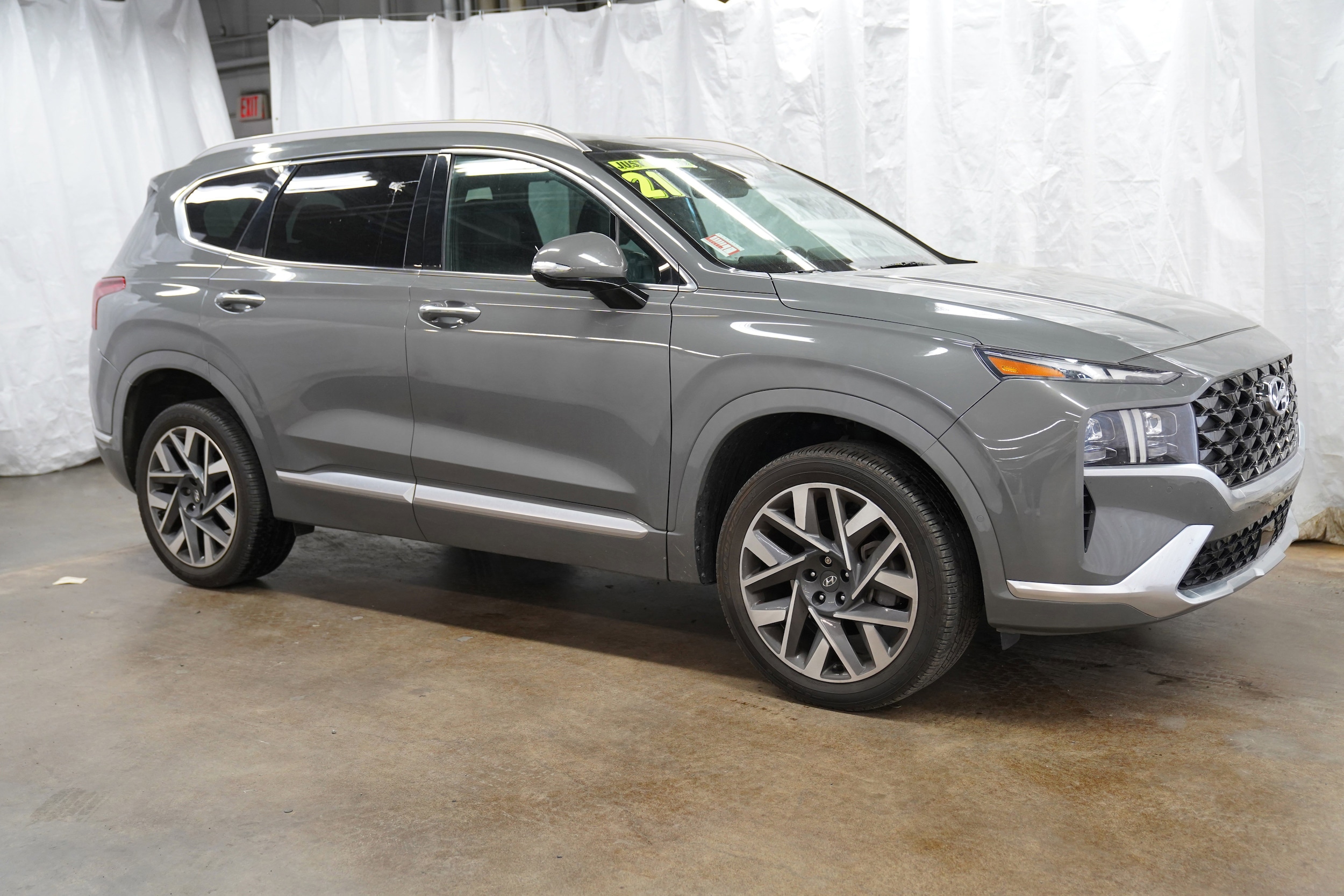 2021 Hyundai Santa Fe Calligraphy 2.5 AWD 20" Wheels's photo