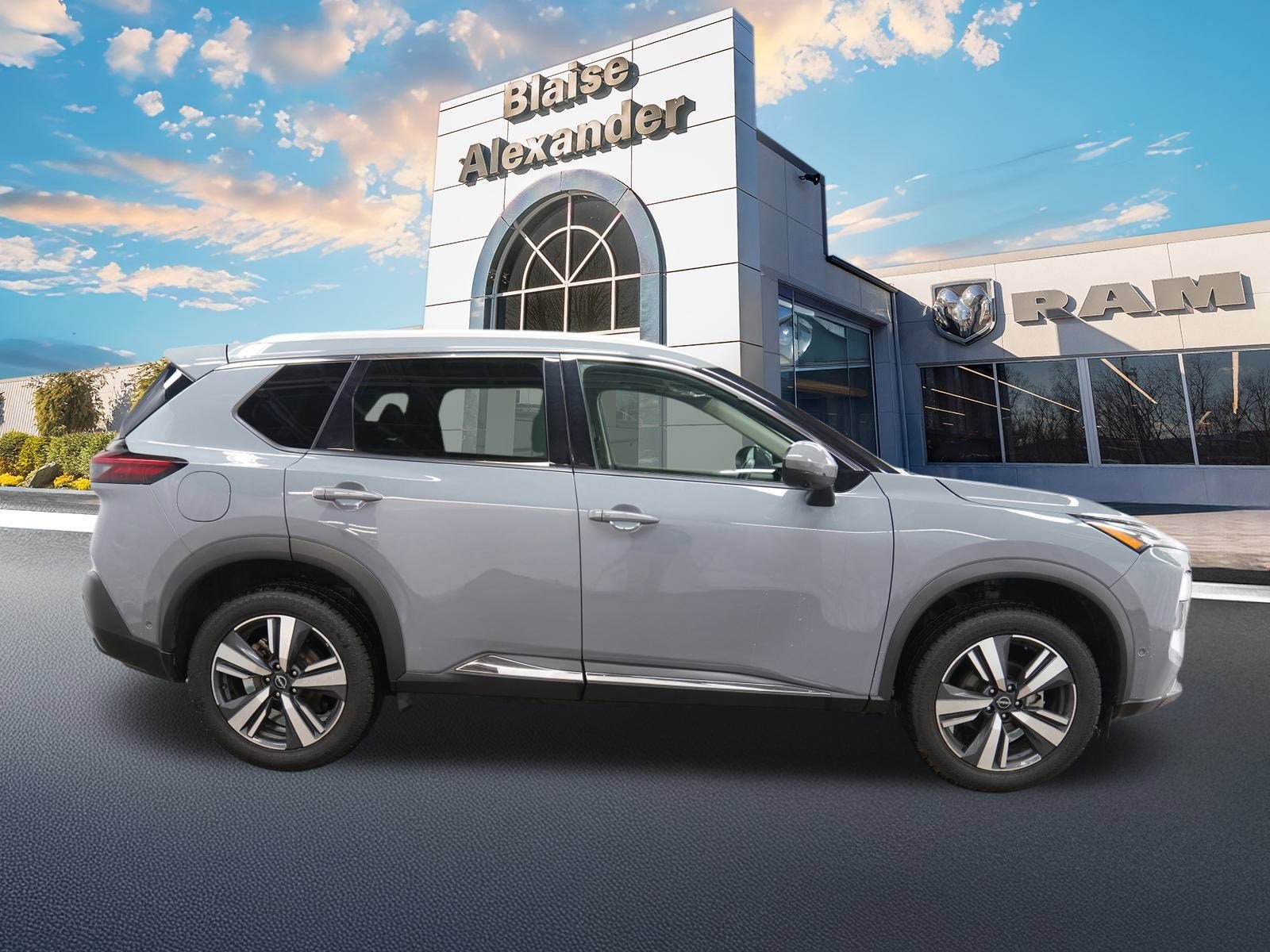 Used 2023 Nissan Rogue SL with VIN 5N1BT3CB4PC801694 for sale in Lewisburg, PA