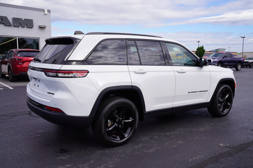 Used 2023 Jeep Grand Cherokee Limited SUV