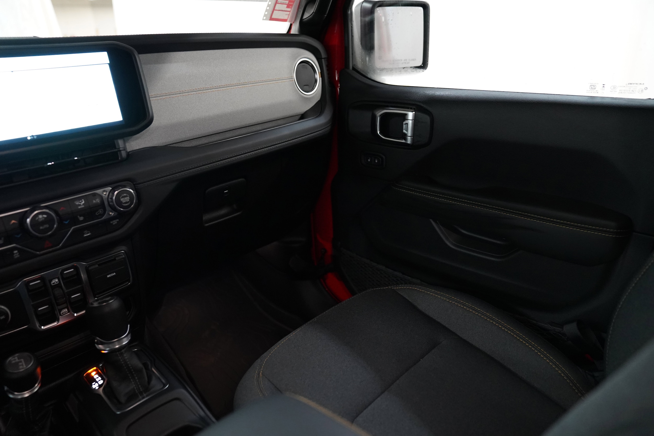 2026 Jeep Wrangler 4-Door Sahara - Photo 13