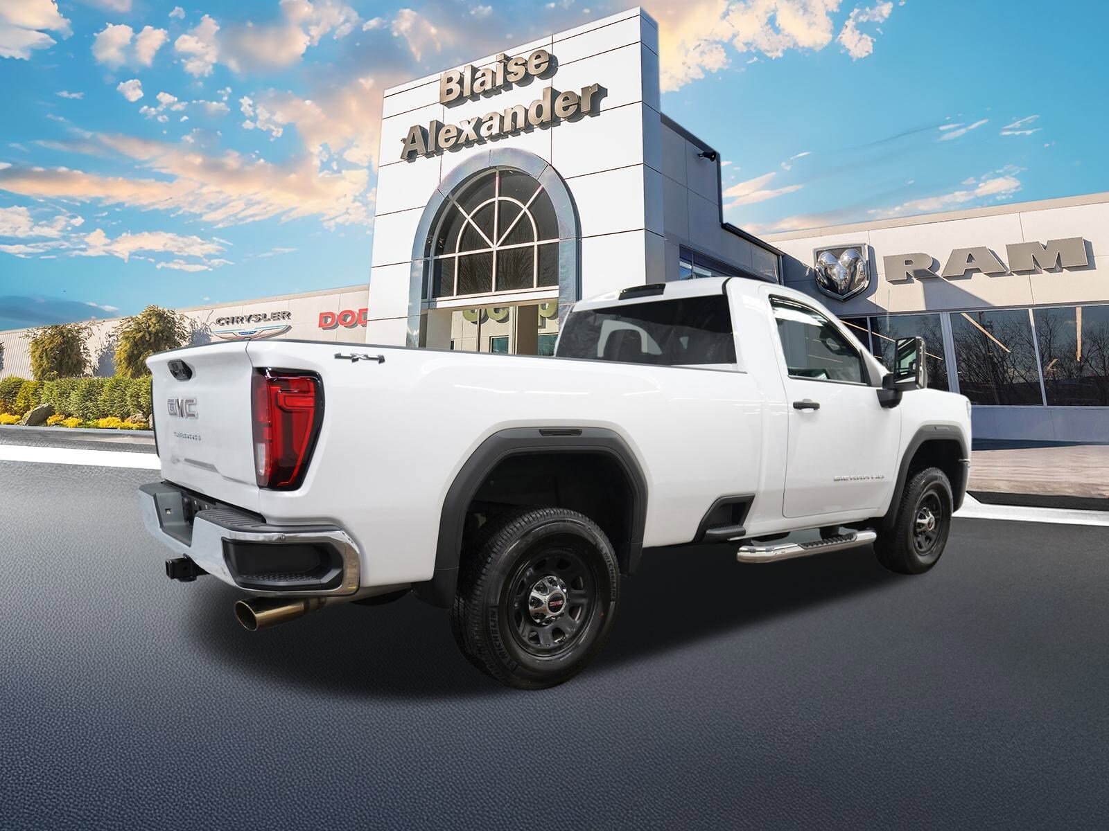 2025 Gmc Sierra 2500 HD Pro photo 3