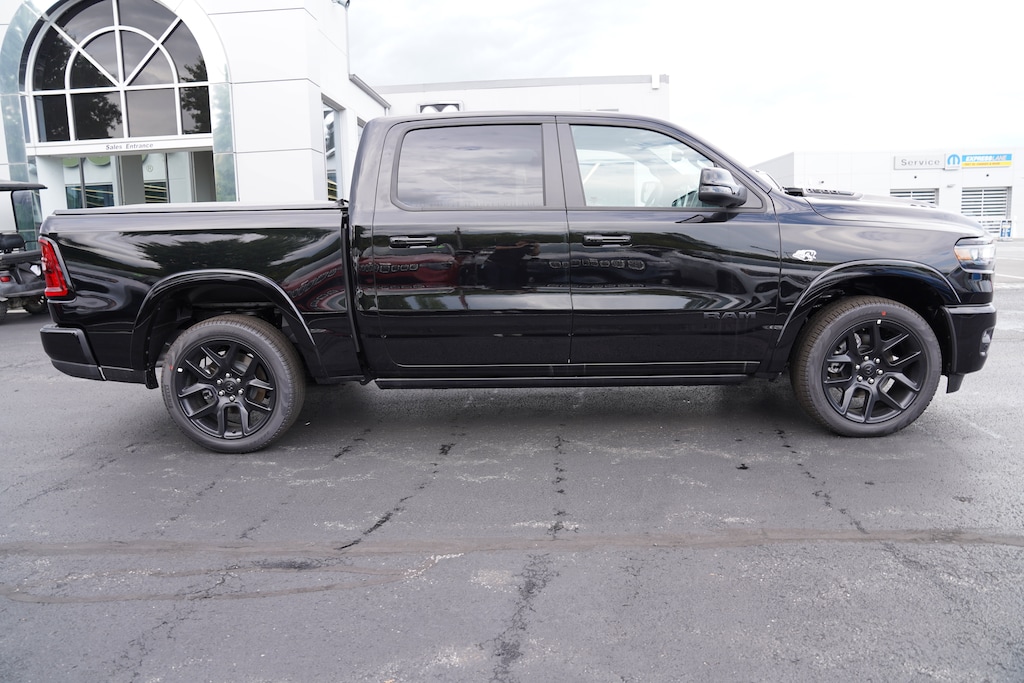 New 2026 Ram 1500 LARAMIE CREW CAB 4X4 5'7 BOX Pickup