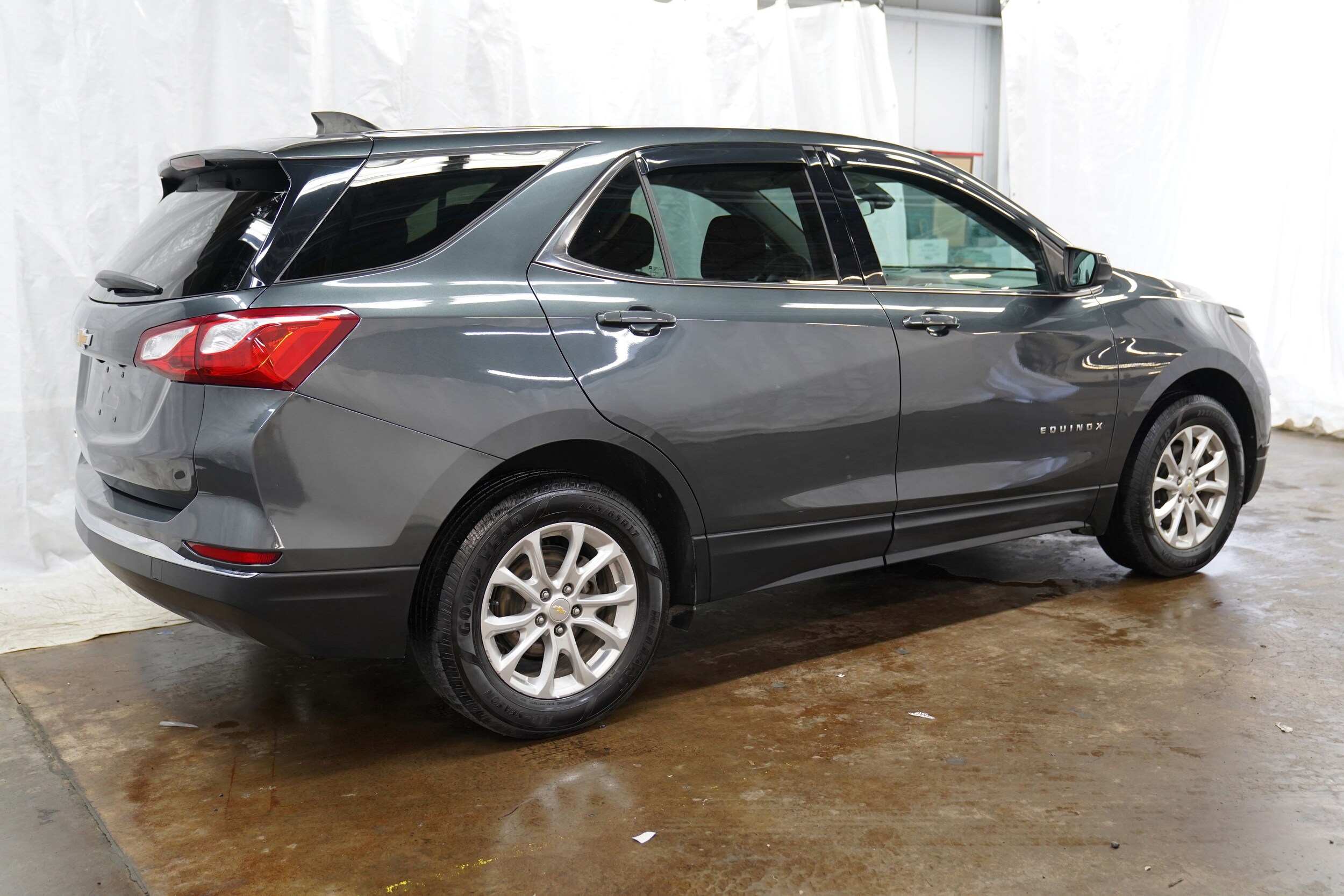 2020 Chevrolet Equinox LT photo 3