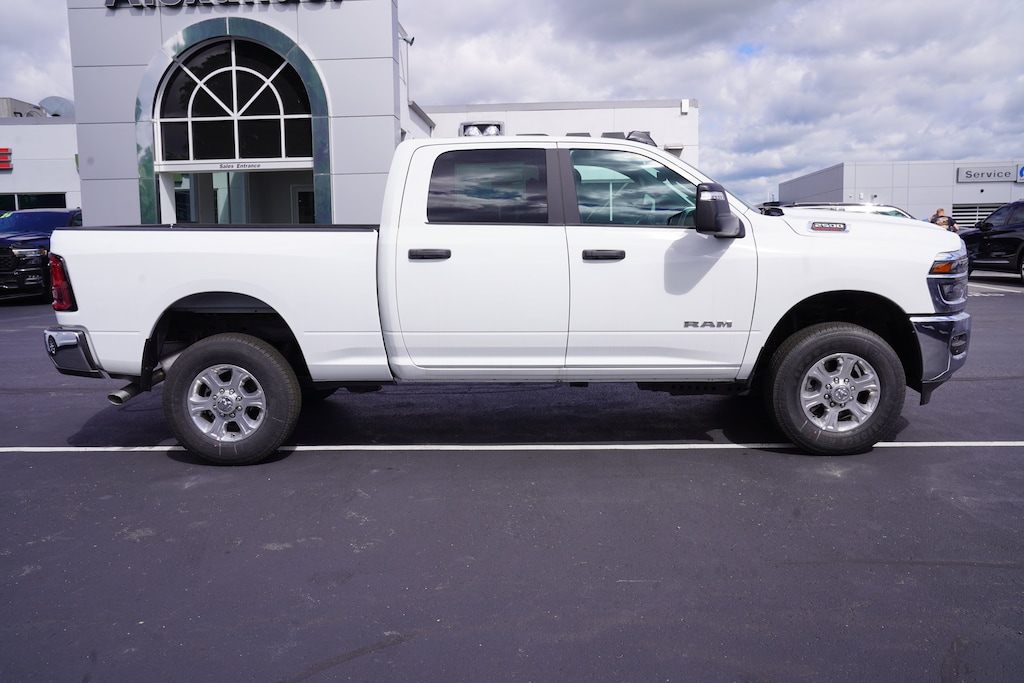 New 2026 Ram 2500 BIG HORN CREW CAB 4X4 6'4 BOX Pickup