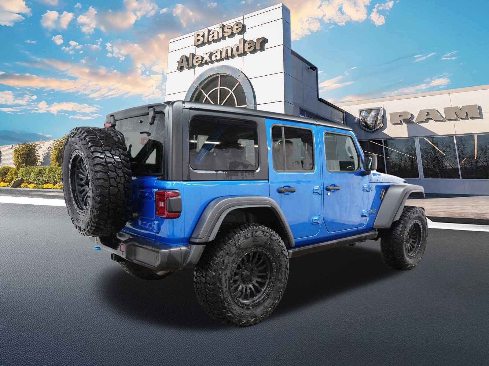 2024 Jeep Wrangler 4xe Rubicon photo 3