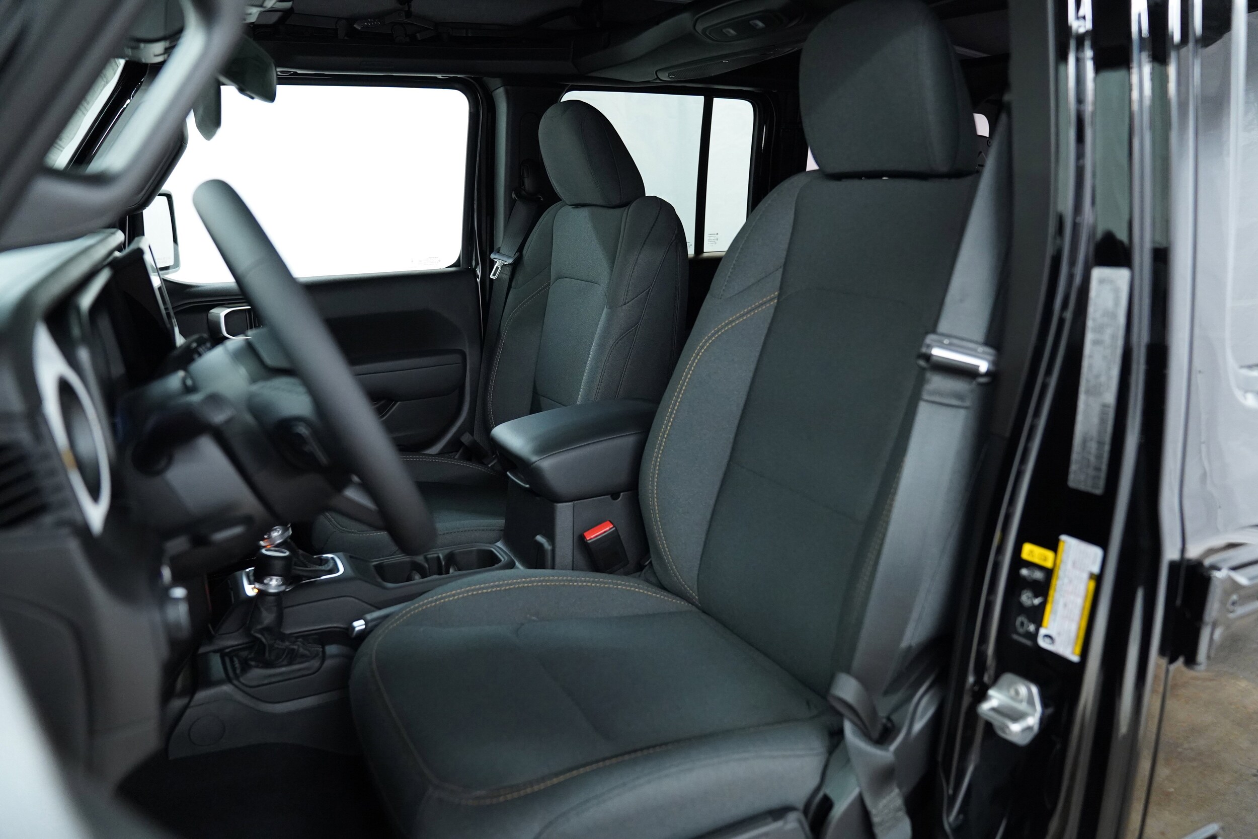 2025 Jeep Wrangler Sport S photo 4