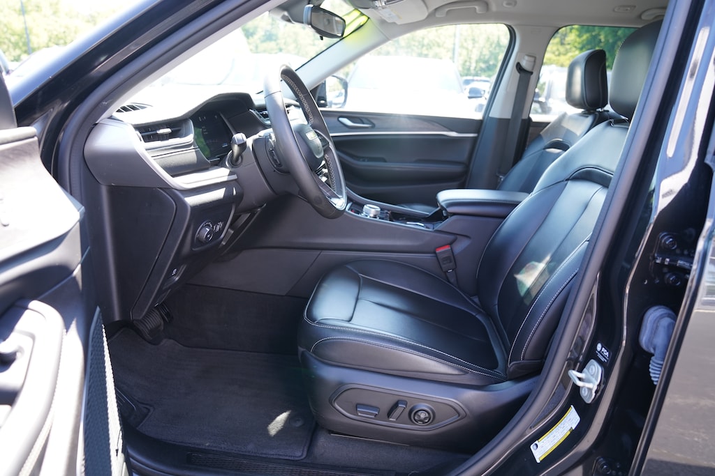 Used 2023 Jeep Grand Cherokee Limited SUV