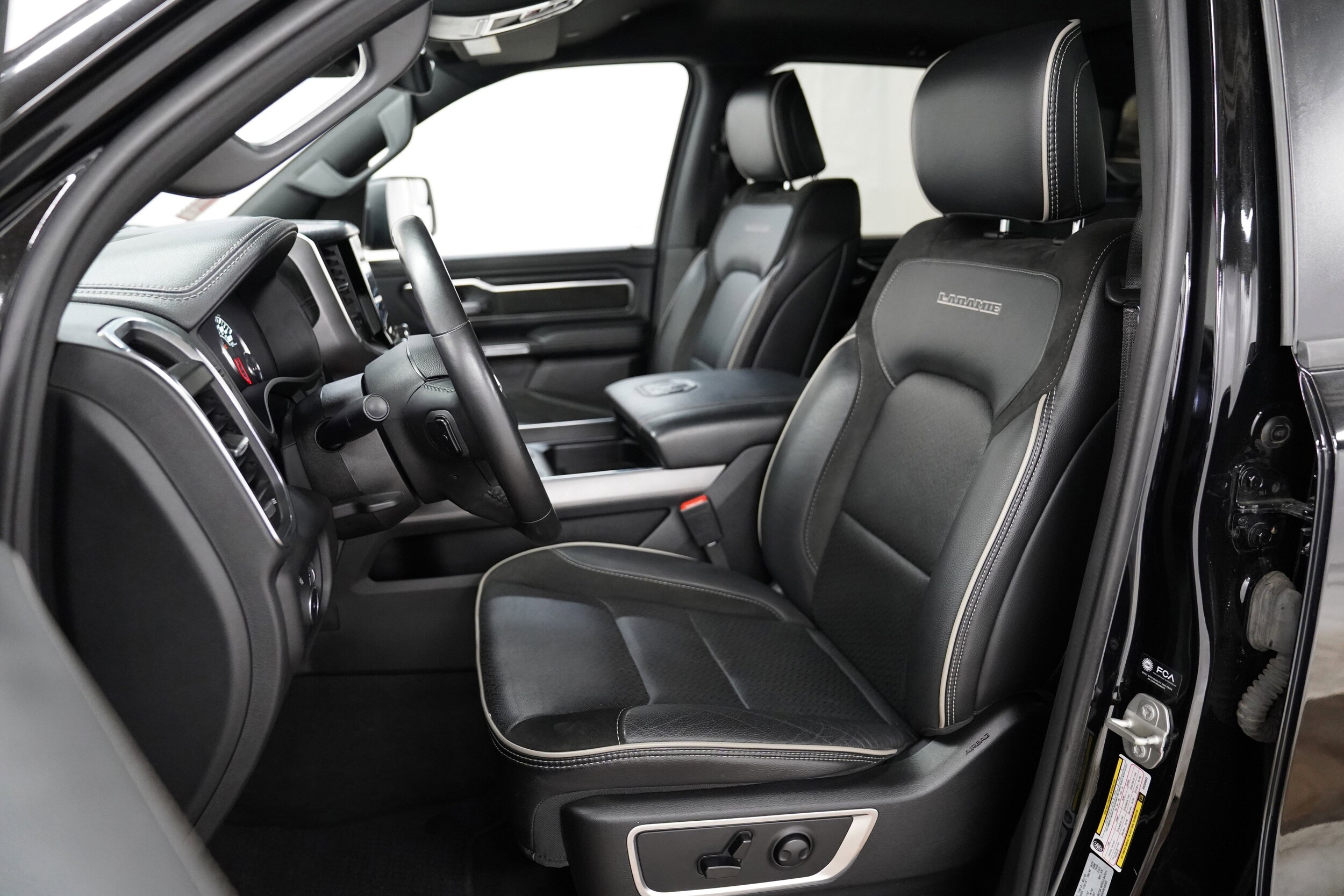 2024 Ram 1500 Laramie photo 4