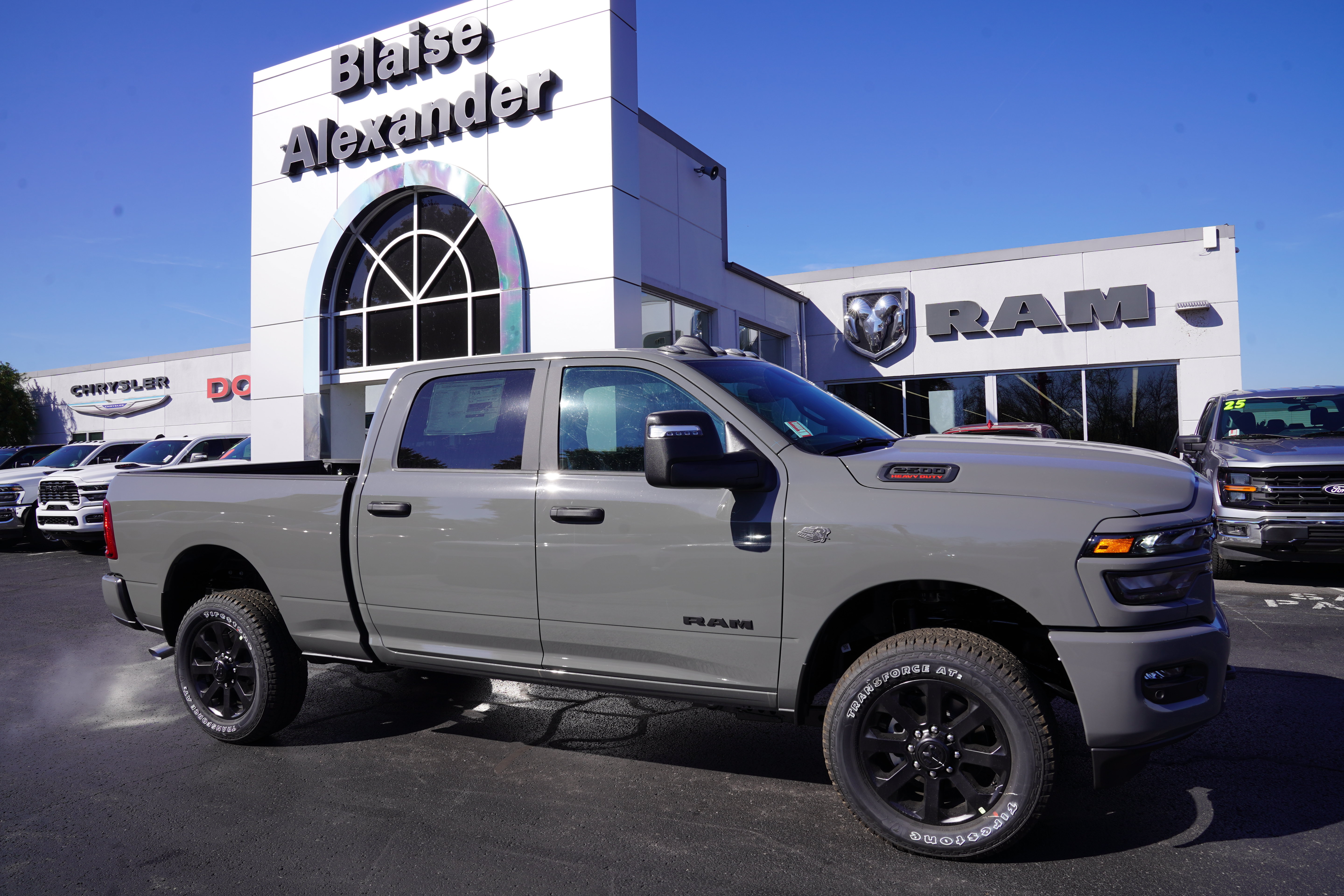 New 2027 Ram 2500 BIG HORN CREW CAB 4X4 Pickup