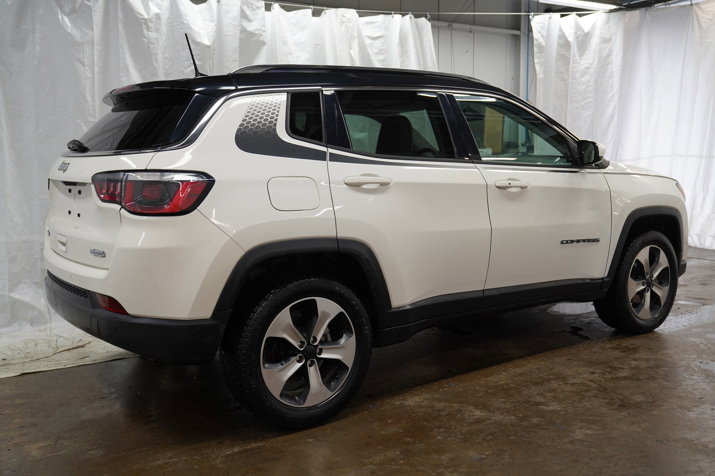 2018 Jeep Compass Latitude photo 3