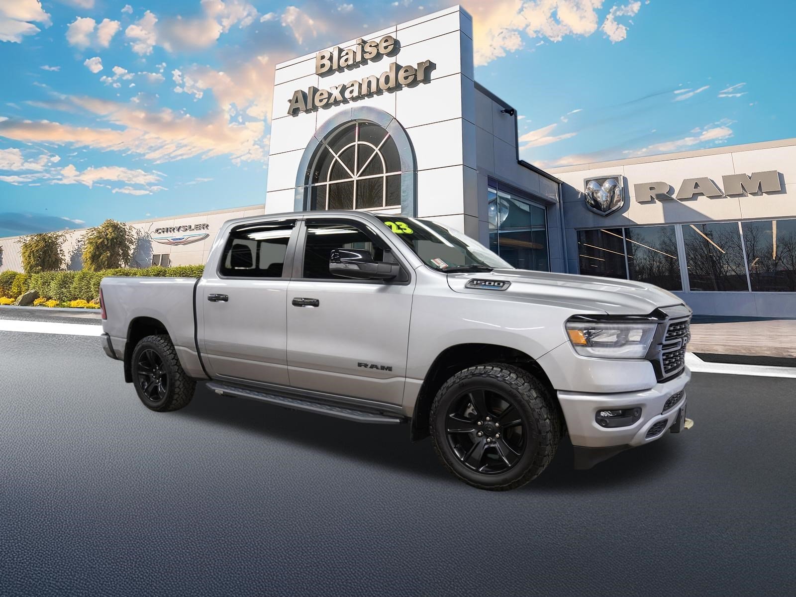 2023 RAM 1500 Big Horn/Lone Star 4x4 Crew Cab 5'7's photo