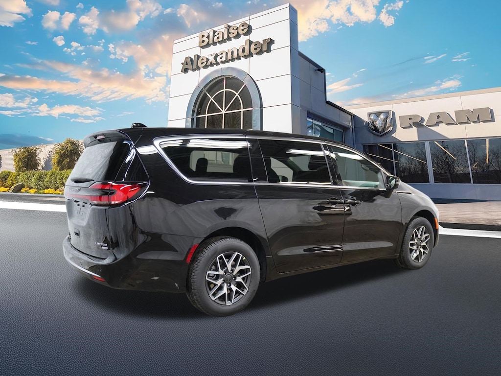 New 2027 Chrysler Pacifica LIMITED AWD Passenger Van