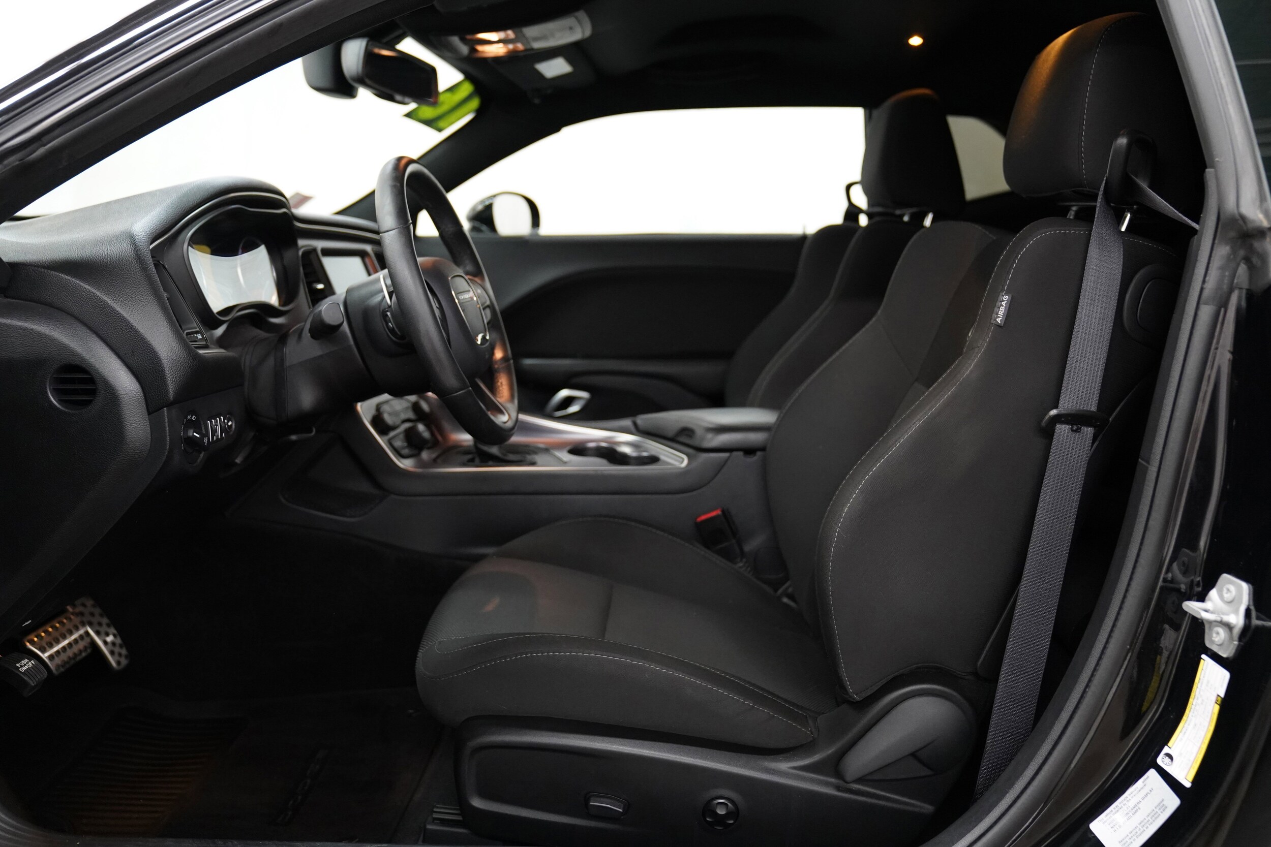 2016 Dodge Challenger R/T Scat Pack photo 4