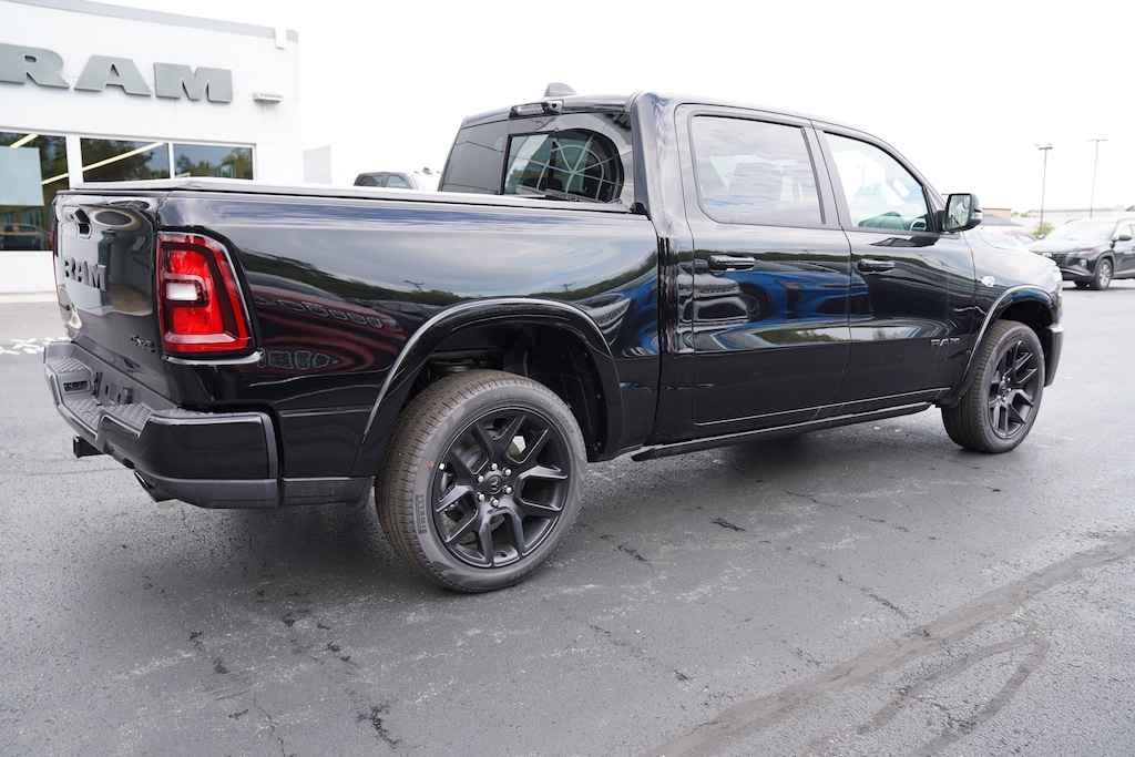 New 2026 Ram 1500 LARAMIE CREW CAB 4X4 5'7 BOX Pickup