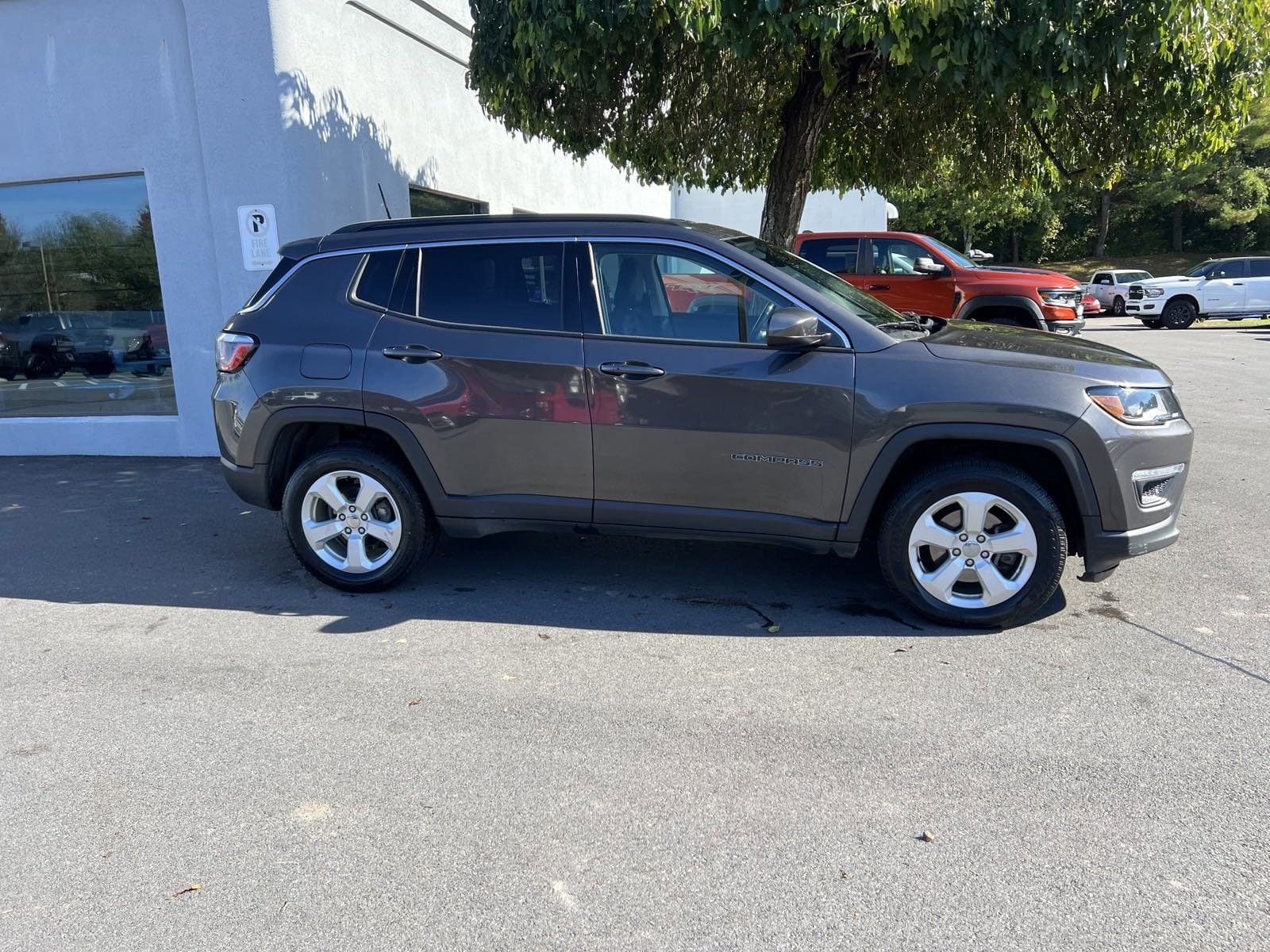 Used 2018 Jeep Compass Latitude with VIN 3C4NJDBB8JT393470 for sale in State College, PA